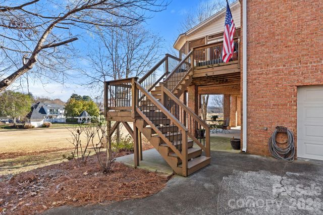 303 Bing Crosby Boulevard, Advance, NC 27006