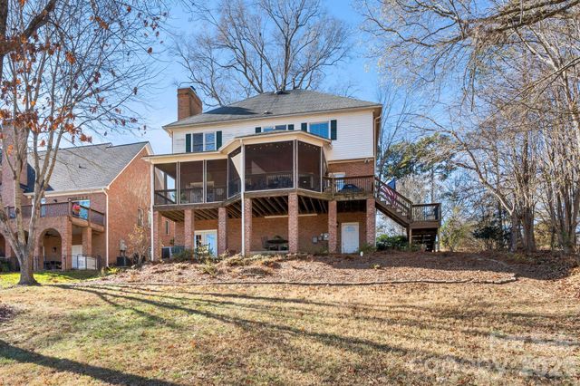 303 Bing Crosby Boulevard, Advance, NC 27006