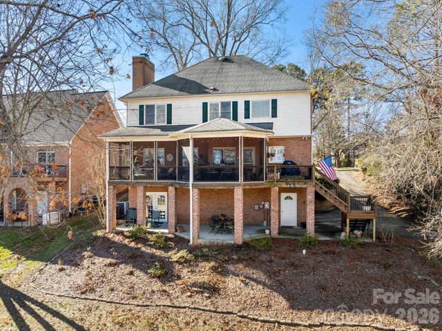 303 Bing Crosby Boulevard, Advance, NC 27006