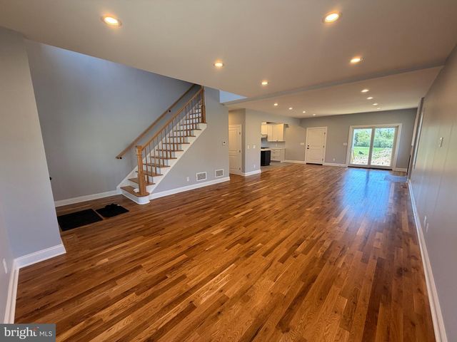212 INGLESIDE AVE, Pennington, NJ 08534