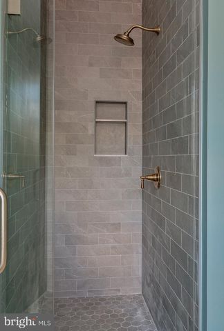 212 INGLESIDE AVE, Pennington, NJ 08534