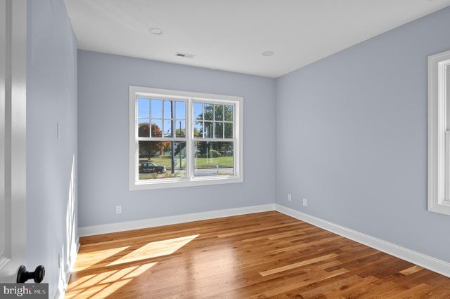212 INGLESIDE AVE, Pennington, NJ 08534