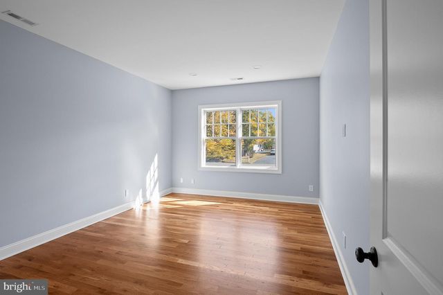212 INGLESIDE AVE, Pennington, NJ 08534