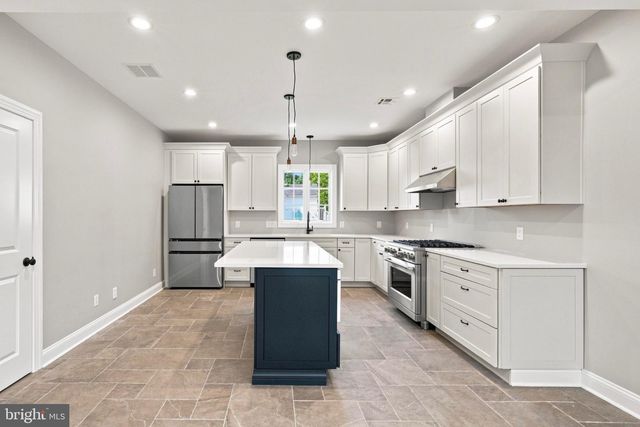 212 INGLESIDE AVE, Pennington, NJ 08534
