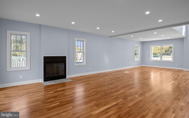 212 INGLESIDE AVE, Pennington, NJ 08534