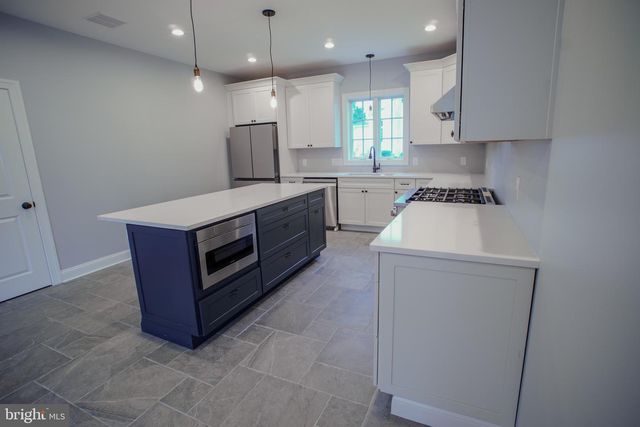 212 INGLESIDE AVE, Pennington, NJ 08534