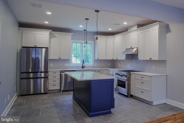 212 INGLESIDE AVE, Pennington, NJ 08534