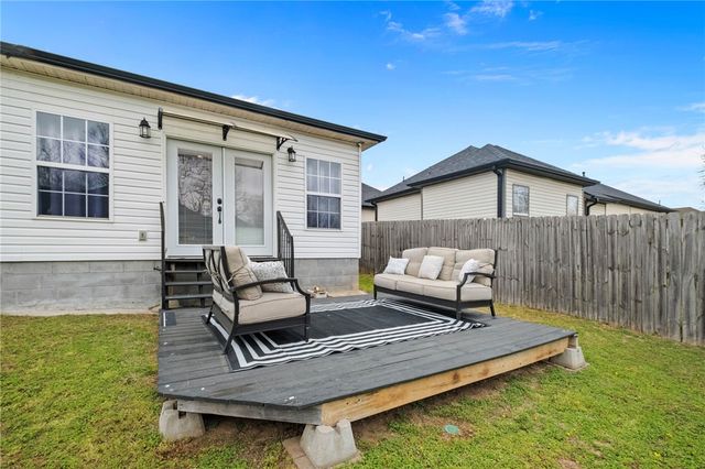 676 Brimwood Street, Centerton, AR 72719