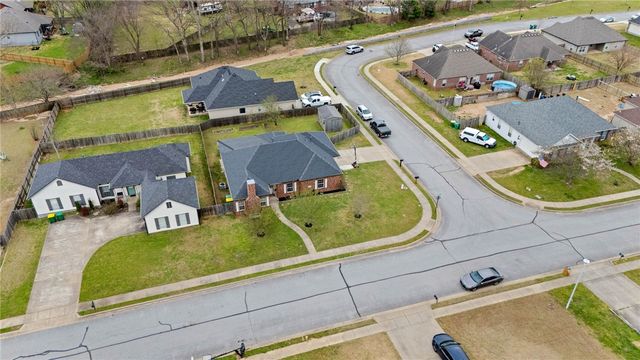 676 Brimwood Street, Centerton, AR 72719