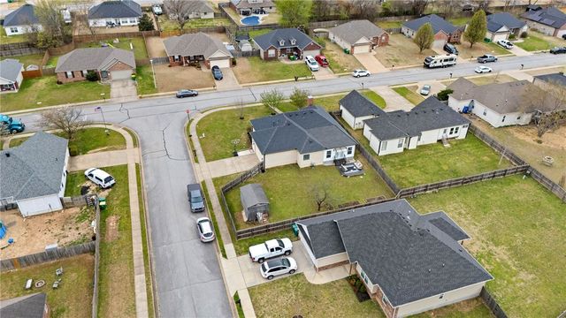 676 Brimwood Street, Centerton, AR 72719