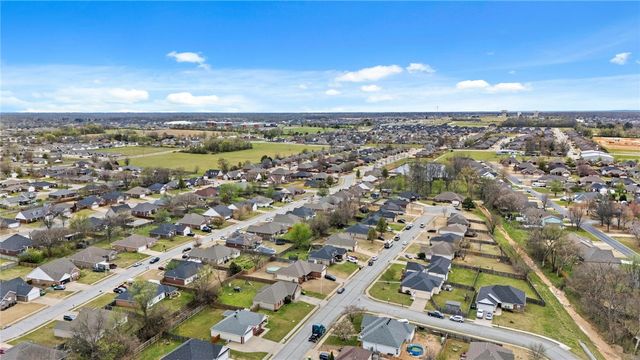 676 Brimwood Street, Centerton, AR 72719