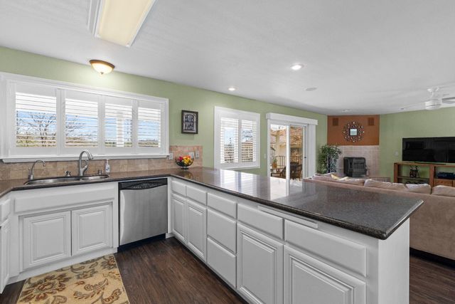 23183 Cypress Point Ct, Auburn, CA 95602