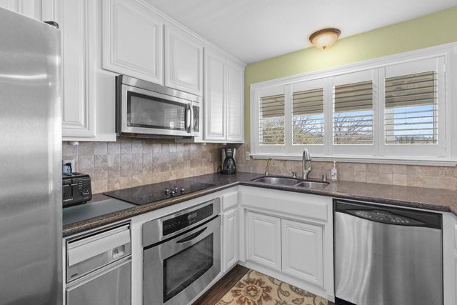 23183 Cypress Point Ct, Auburn, CA 95602