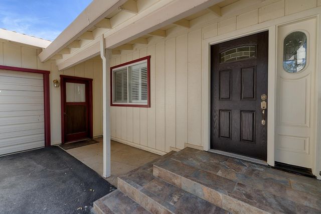 23183 Cypress Point Ct, Auburn, CA 95602