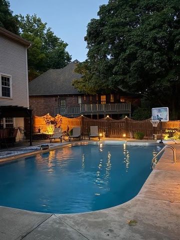 4714 Brookwood Terrace, St Joseph, MO 64506