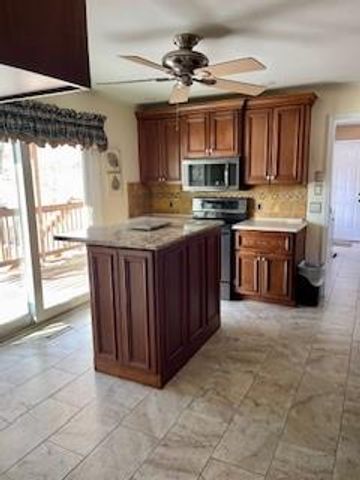 4714 Brookwood Terrace, St Joseph, MO 64506