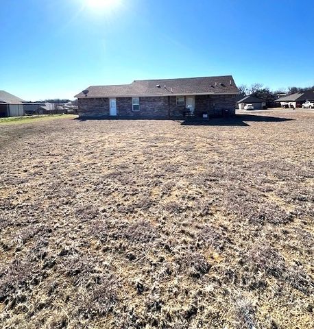 210 Hilltop Circle, Blue Ridge, TX 75424