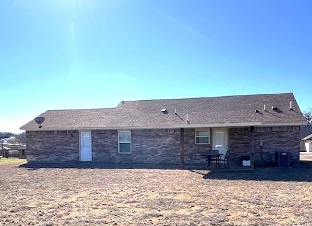 210 Hilltop Circle, Blue Ridge, TX 75424