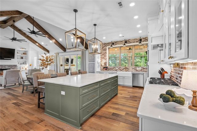 11964 Long Acres Drive, Bentonville, AR 72713