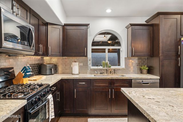 1711 W SPRINGFIELD Way, Chandler, AZ 85286