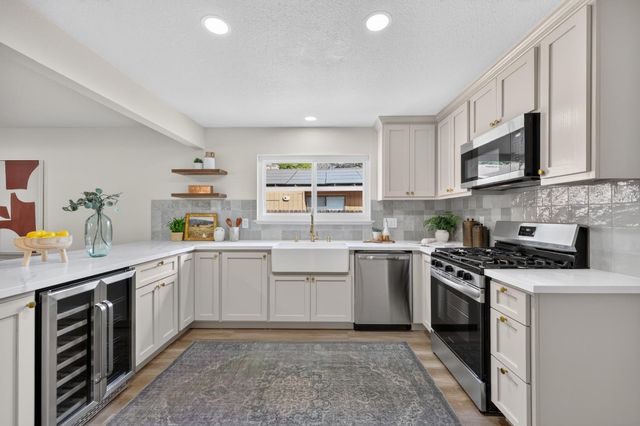 2694 King Edward Dr, El Dorado Hills, CA 95762