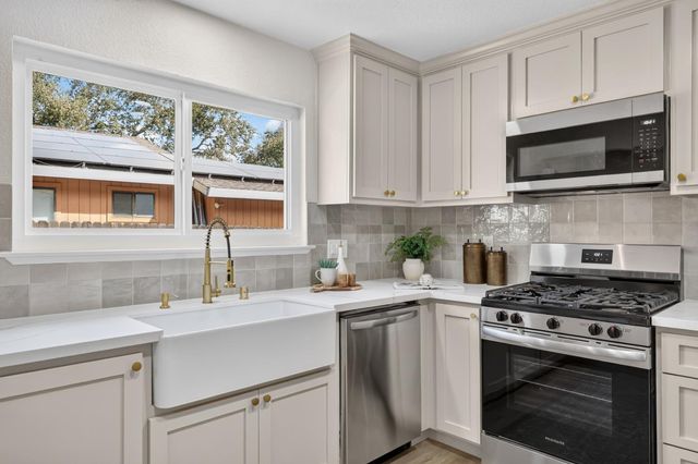 2694 King Edward Dr, El Dorado Hills, CA 95762