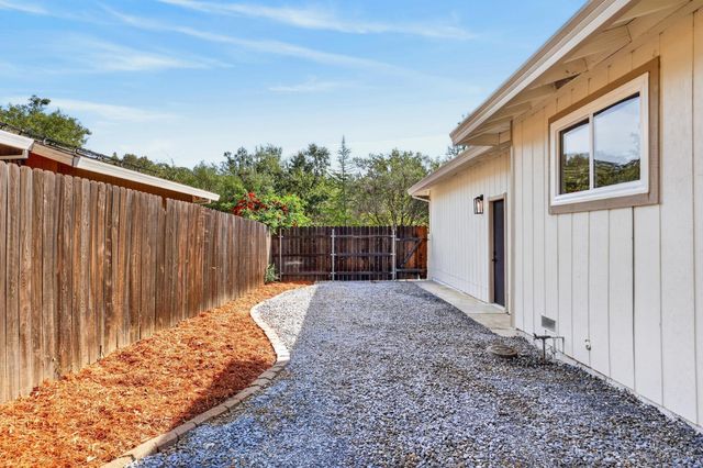 2694 King Edward Dr, El Dorado Hills, CA 95762