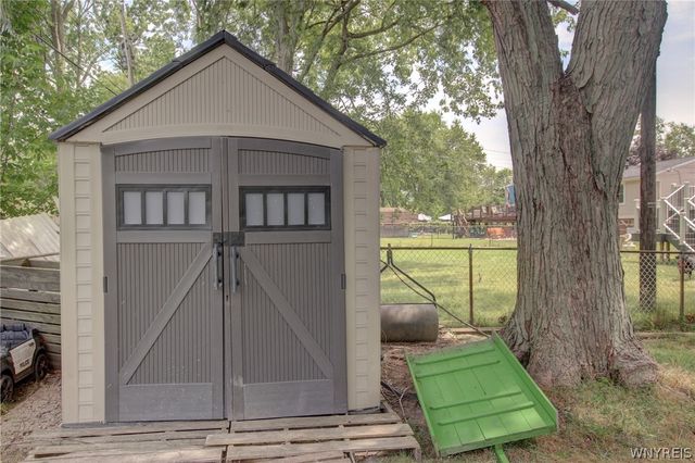 115 Theresa Court, West Seneca, NY 14224