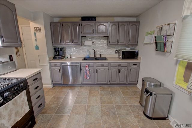 115 Theresa Court, West Seneca, NY 14224