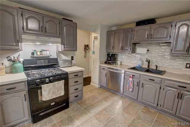 115 Theresa Court, West Seneca, NY 14224