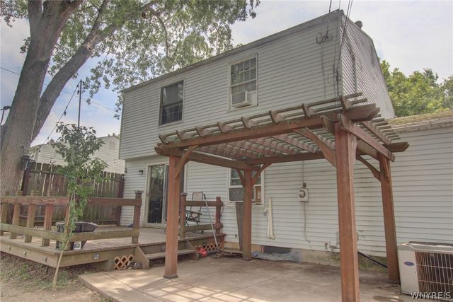 115 Theresa Court, West Seneca, NY 14224
