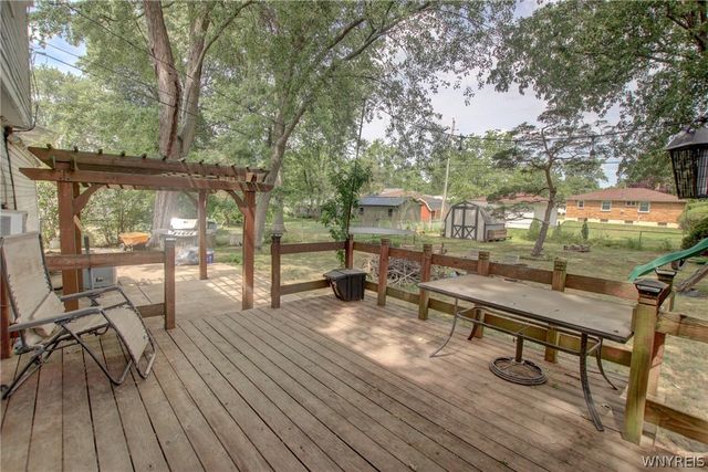 115 Theresa Court, West Seneca, NY 14224