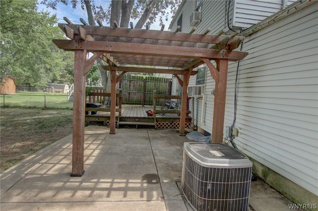 115 Theresa Court, West Seneca, NY 14224