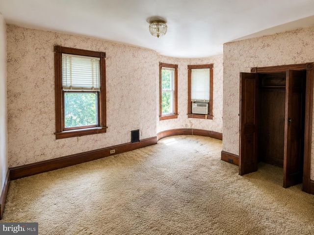 23 S DELSEA DR, Glassboro, NJ 08028