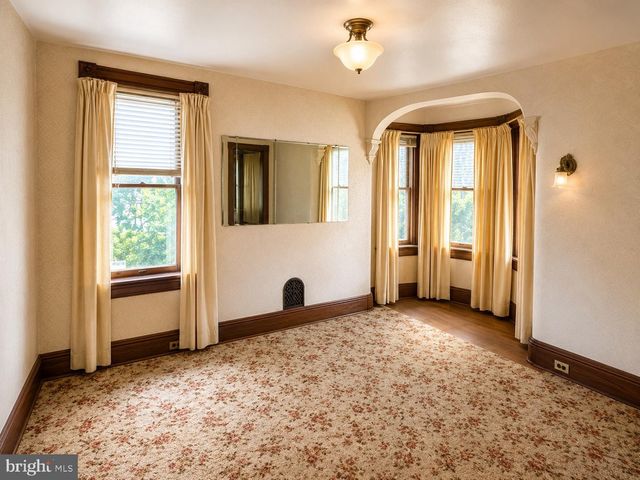 23 S DELSEA DR, Glassboro, NJ 08028