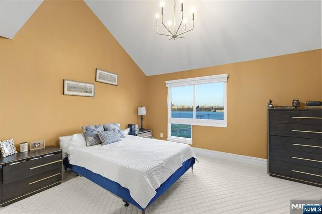 101 Route 5 304, Edgewater, NJ 07020