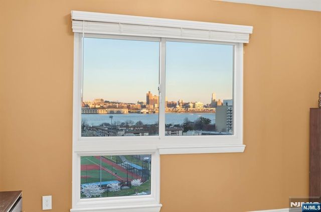 101 Route 5 304, Edgewater, NJ 07020