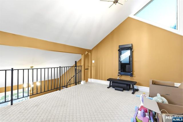 101 Route 5 304, Edgewater, NJ 07020