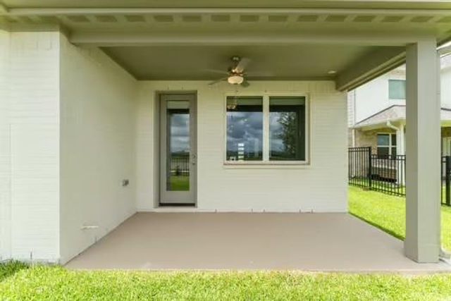 724 Lake Lacosta Drive, Katy, TX 77493