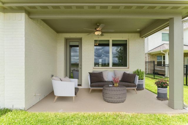 724 Lake Lacosta Drive, Katy, TX 77493