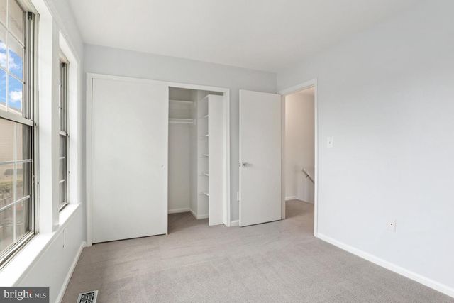 2403 S WALTER REED DR S, Arlington, VA 22206