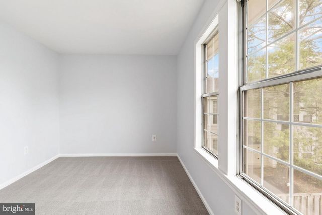 2403 S WALTER REED DR S, Arlington, VA 22206