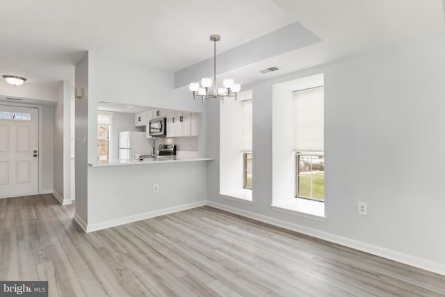 2403 S WALTER REED DR S, Arlington, VA 22206