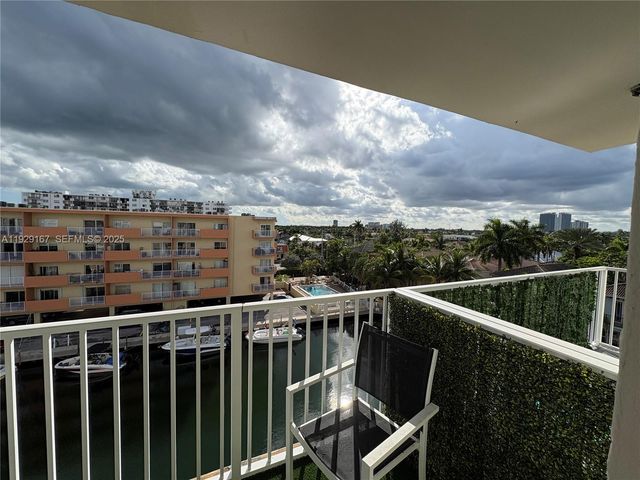 3536 NE 168th St 504, North Miami Beach, FL 33160