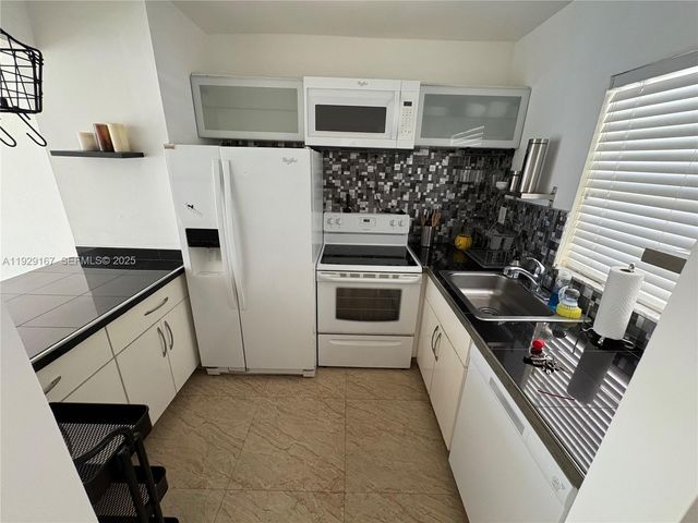 3536 NE 168th St 504, North Miami Beach, FL 33160