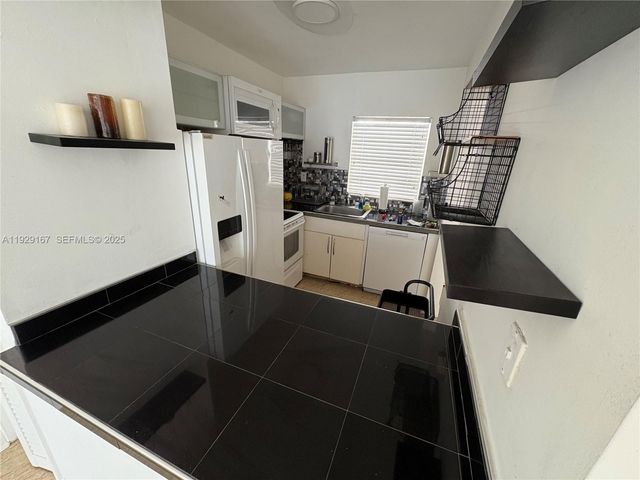 3536 NE 168th St 504, North Miami Beach, FL 33160