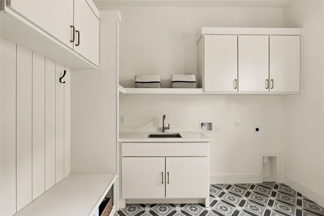 2502 Greenlawn PKWY, Austin, TX 78757