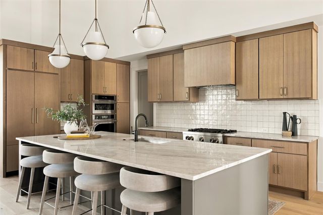 2502 Greenlawn PKWY, Austin, TX 78757