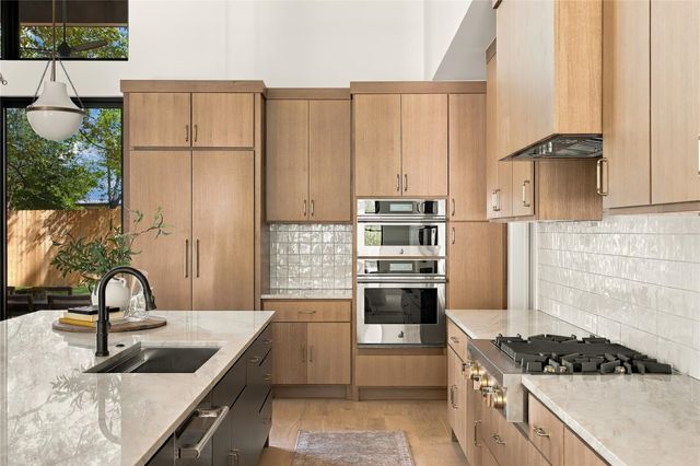 2502 Greenlawn PKWY, Austin, TX 78757