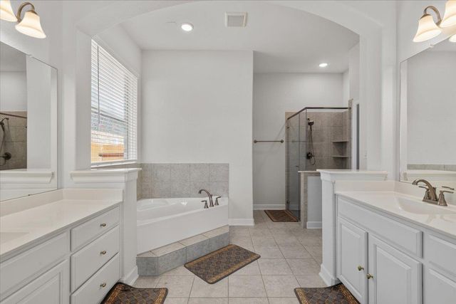 650 Wild Pecan LOOP, Buda, TX 78610